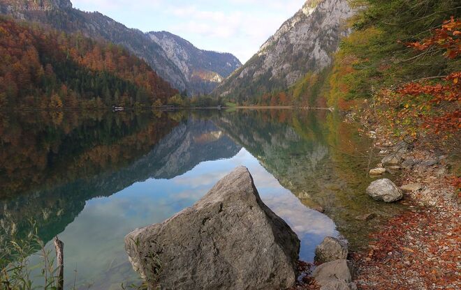 Der Leopoldsteinersee im Herbst