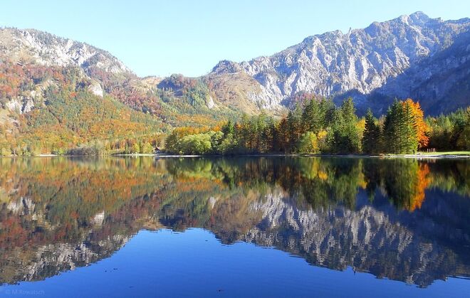 Ein sonniger Herbsttag am See