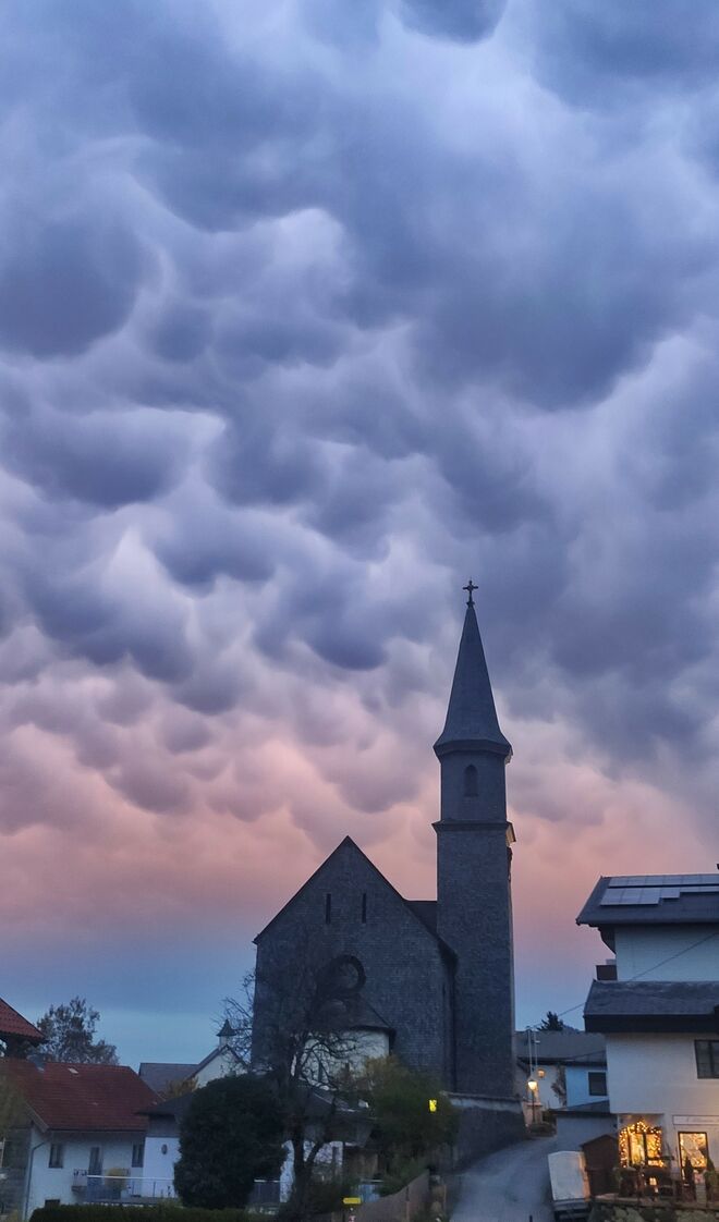 Bilderbuchwolken über St. Sebastian