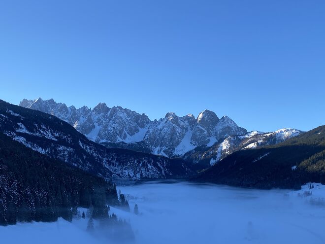 Über dem Nebel