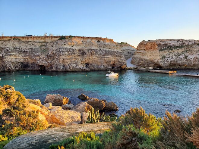 Sonnenuntergang an der Küste von Malta