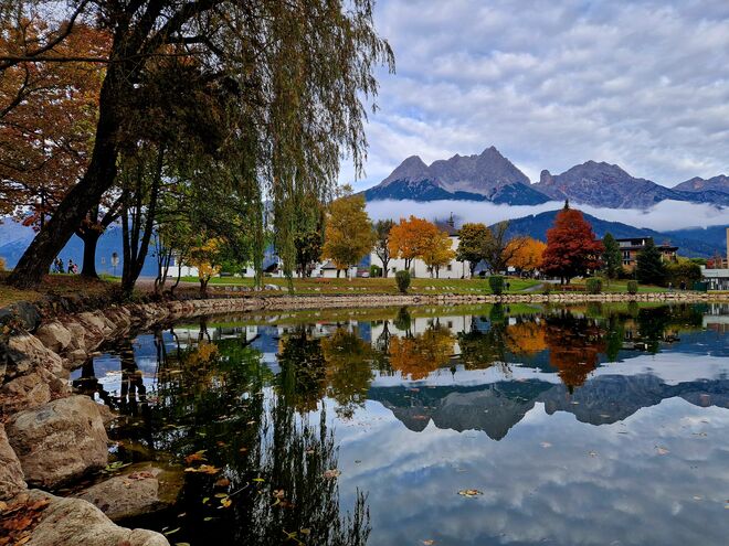 Herrliche herbstliche Spiegelung im Ritzensee