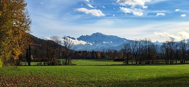Der Winter schaut herab ins Tal