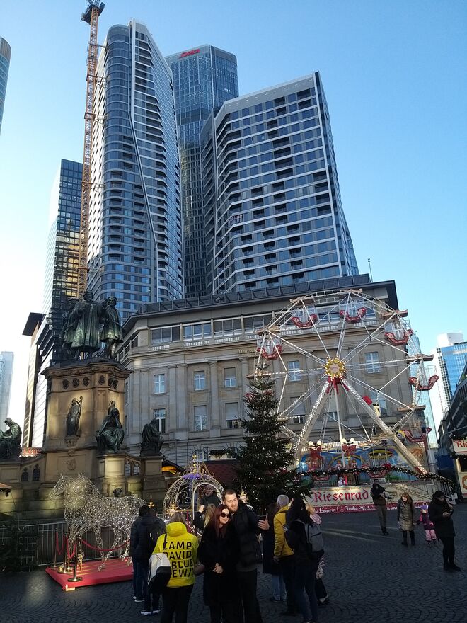 Riesenrad vor den Riesen