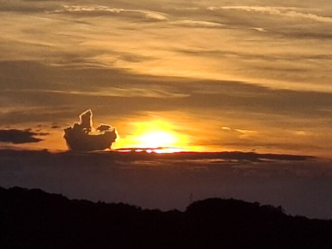 Segeln in den Sonnenuntergang