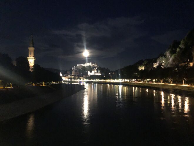 Mond über der Festung
