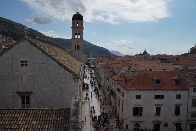 Spaziergang auf der Stadtmauer von Dubrovnik