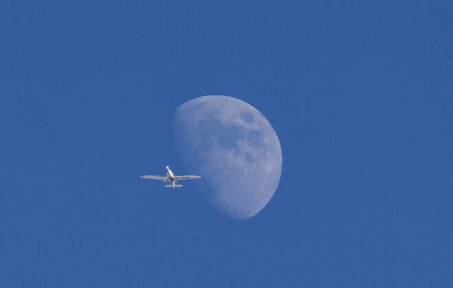 Flug zum Mond !