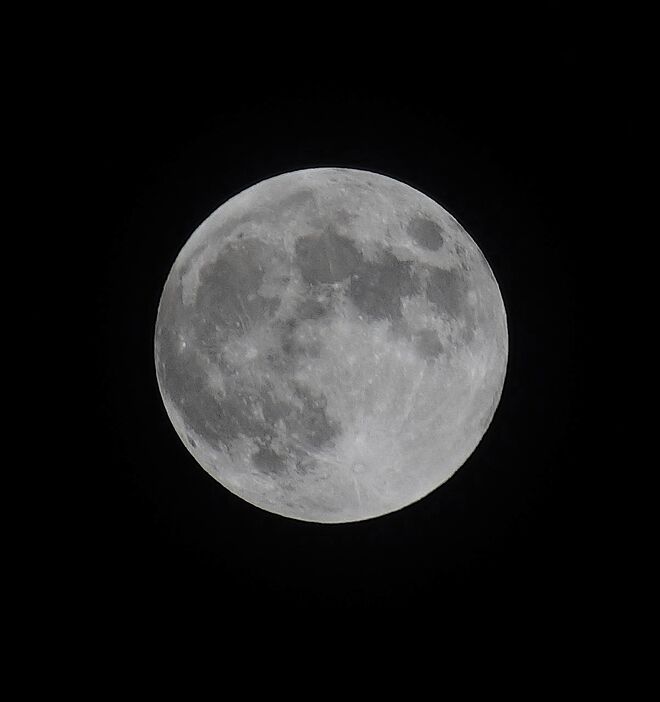 Vollmond über Hof bei Salzburg....