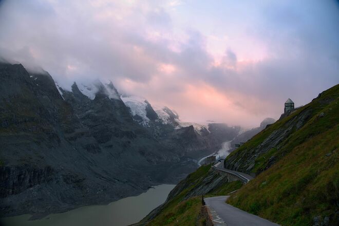 Der Großglockner versteckt sich hinter den Wolken