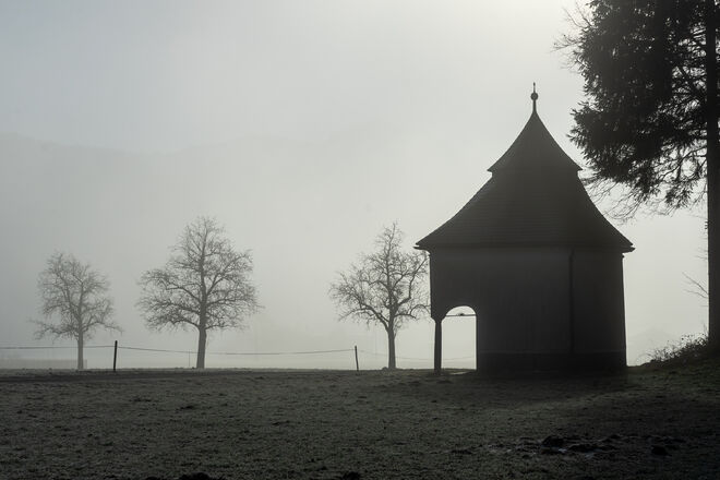 Kappelle im Nebel
