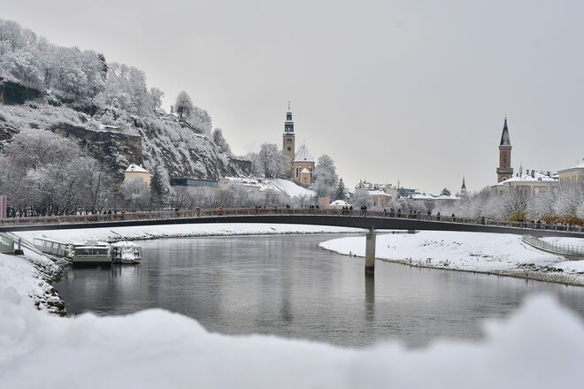 Blick über die Salzach zur Müllner Kirche