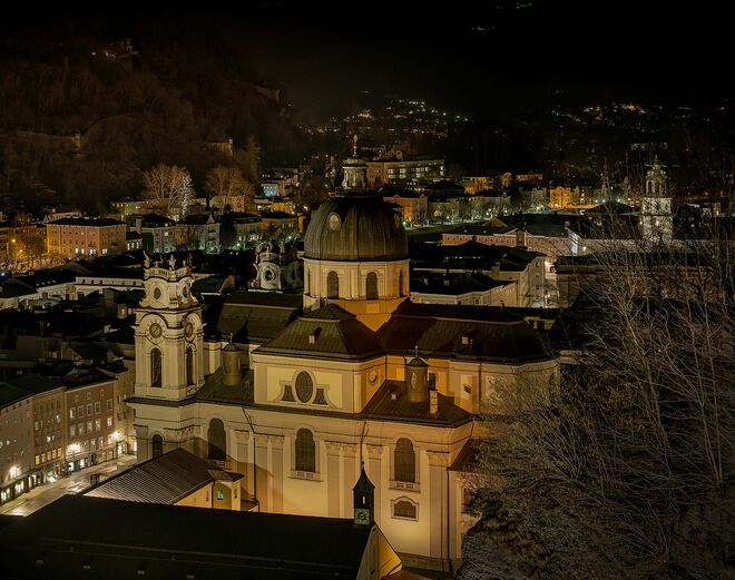 Nächtlicher Blick auf Salzburg
