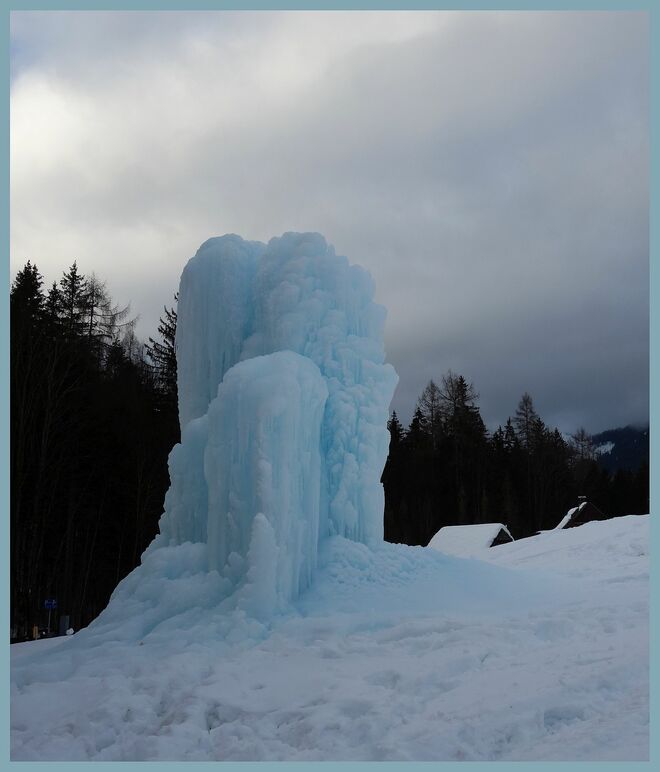 . . . frei wachsende Eisskulptur . . .
