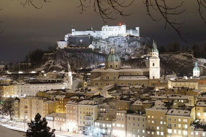 Festung bei Nacht