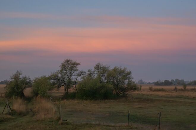 Morgenrot im Seewinkel bei Illimtz Ende Oktober