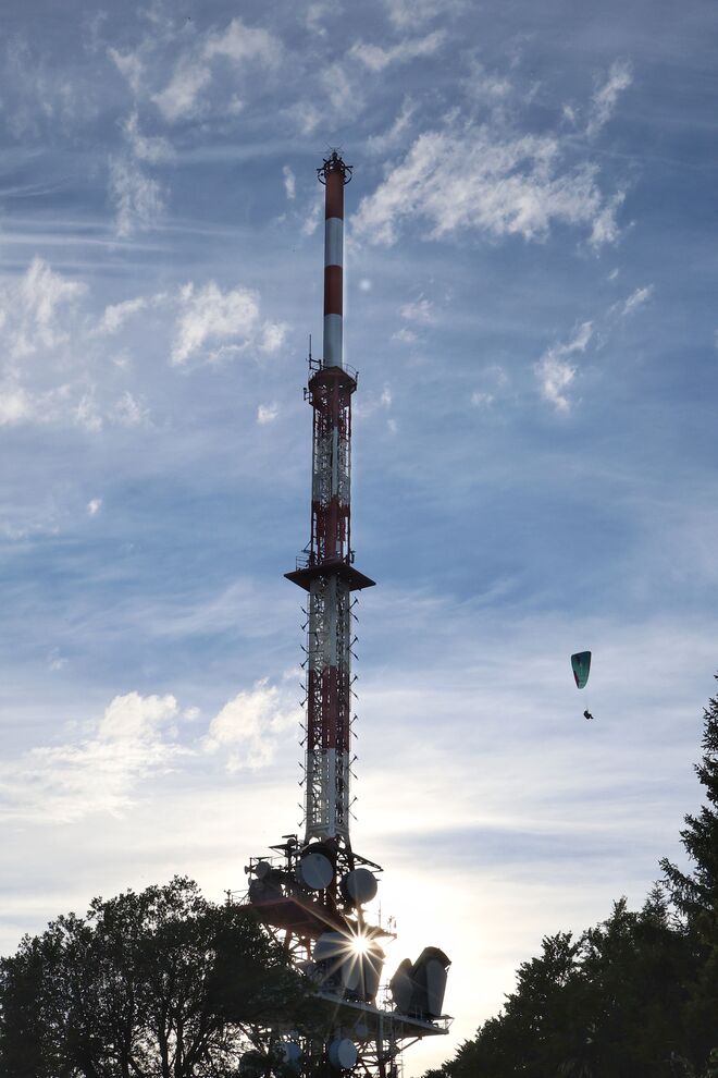 Paragleiter am Gaisberg