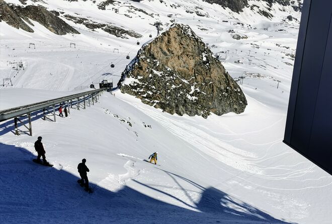 Snowboarder