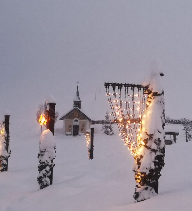 Kapelle am Jufen im Weihnachtsgewand