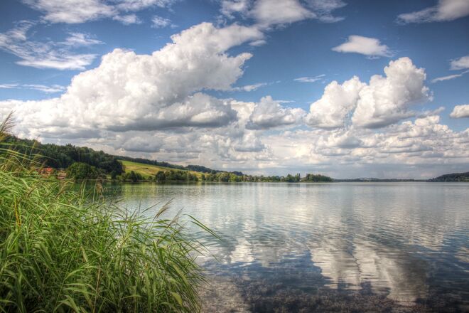 Wolkenspiegelung am Wallersee