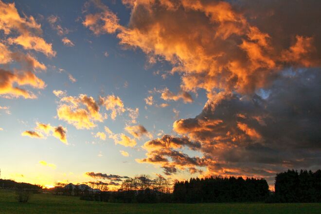 Der heutige Sonnenuntergang über Eugendorf (Teil 2) :-)