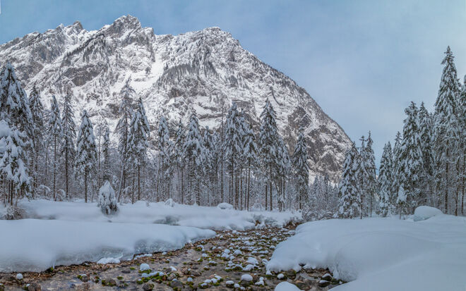 Am Bach entlang