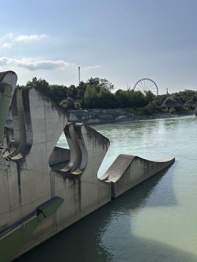 Blick vom Kraftwerk zur Dult