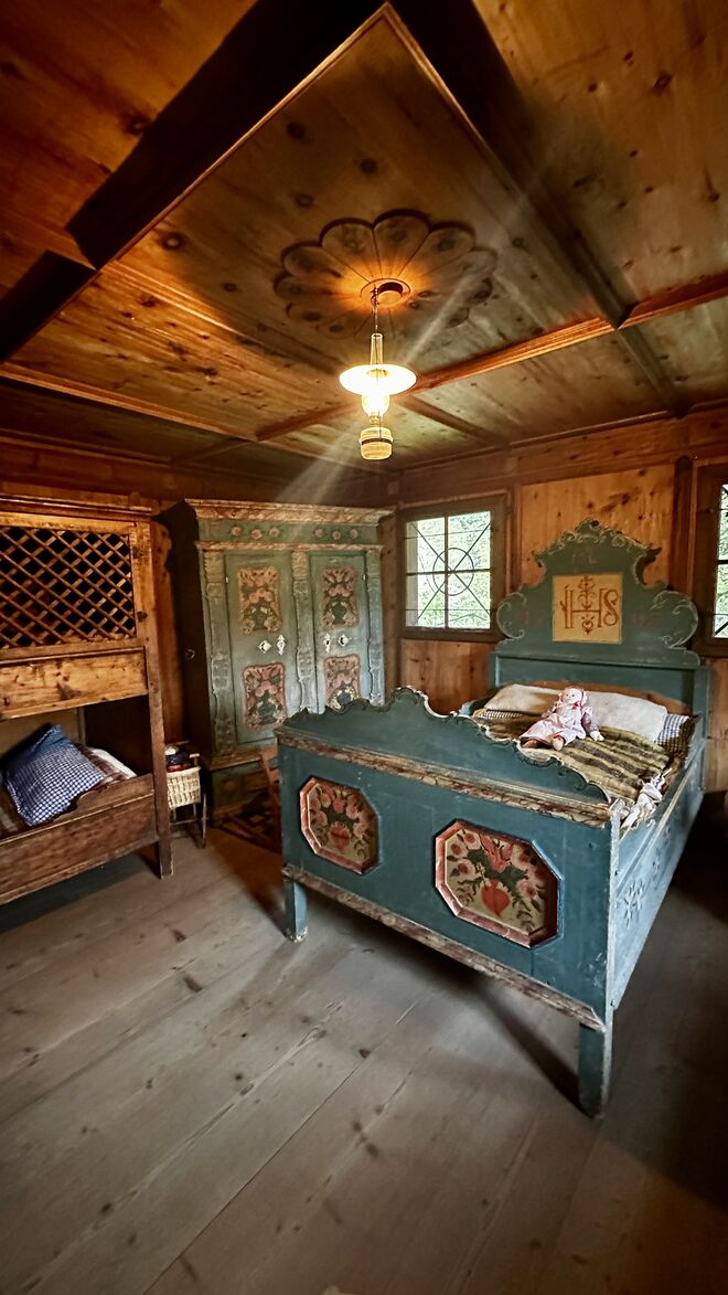 Schlafzimmer im Traditionsbauernhaus