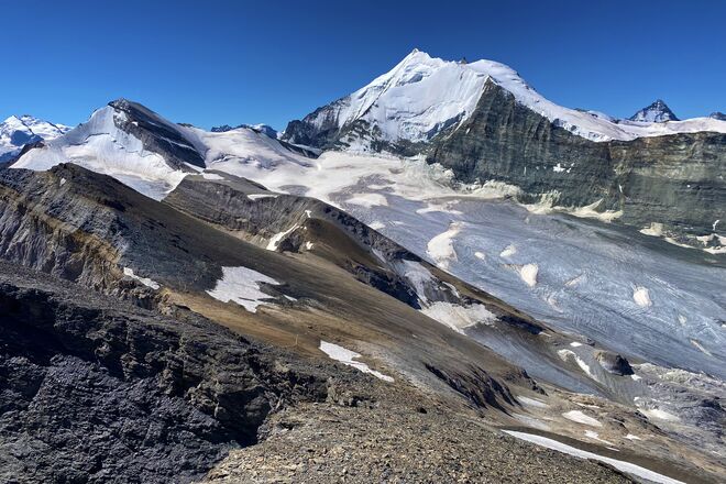 Auf dem Üssers Barrhorn (3610 m), Walliser Alpen, Schweiz