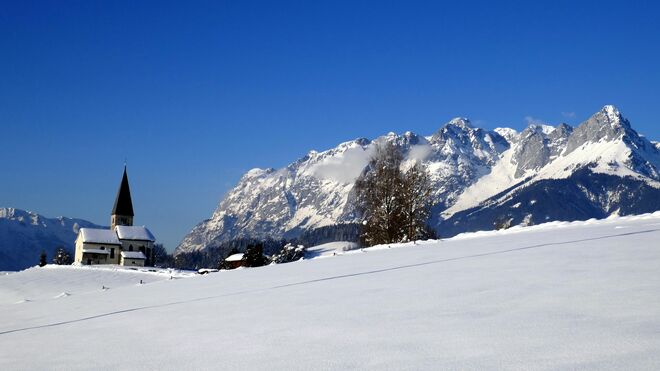 Buchbergkirche mit Tennengebirge
