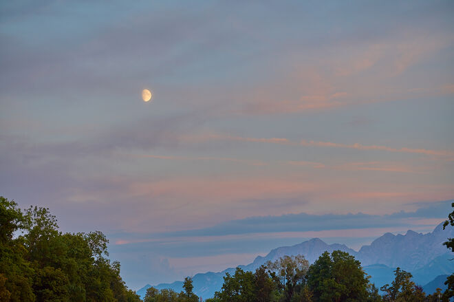 Der Mond