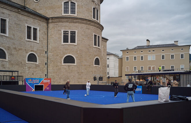 Der Ball ist rund ; )