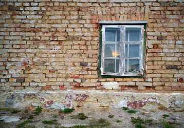 Der Herbst ist gekommen, der Putz fällt ab   ;  )