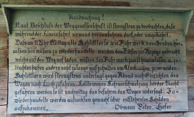 Aufwendige Kundmachung