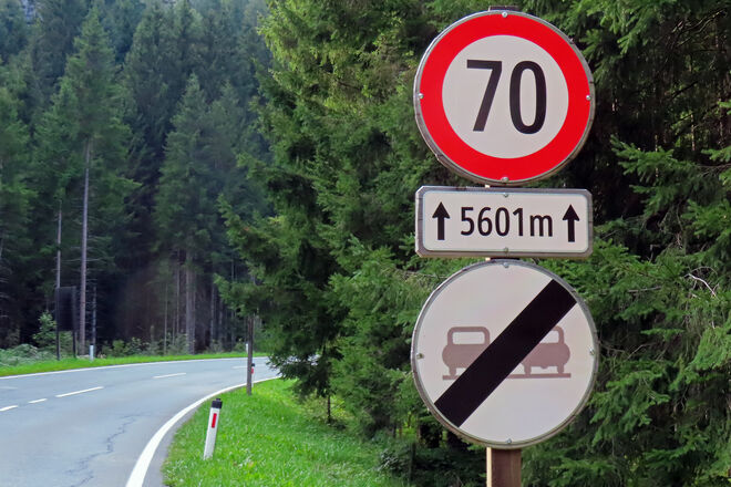 Exakte Angaben bzgl. Geschwindigkeitsbegrenzung