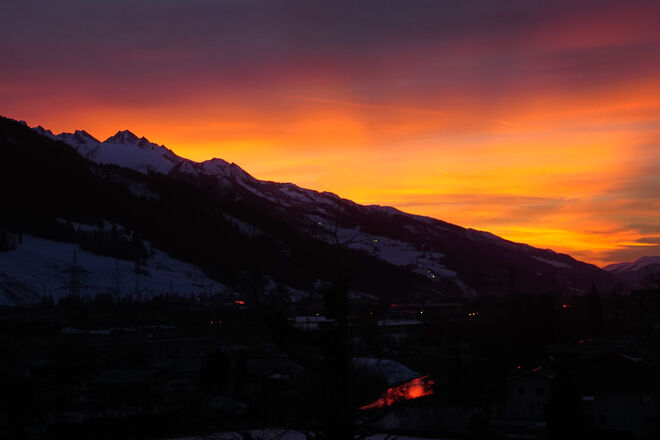 Auch die Salzach sagt dem Tag adieu.
