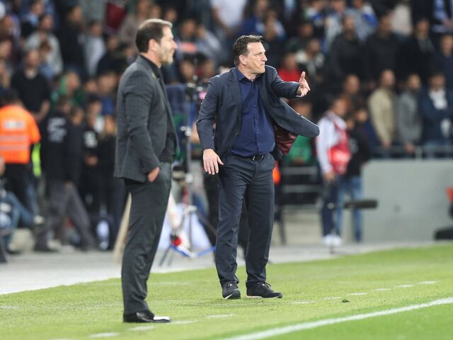 Szenen eines Trainerduells – Franco Foda und Andreas Herzog.