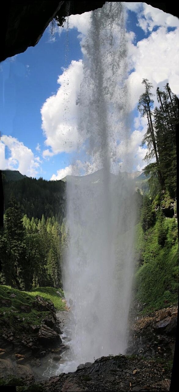 Hinter dem Fall