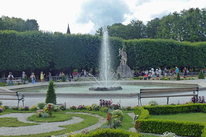 Im Mirabellgarten