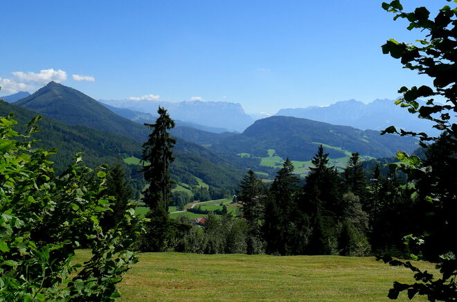Blick über Oberwinkl bis in die Berge