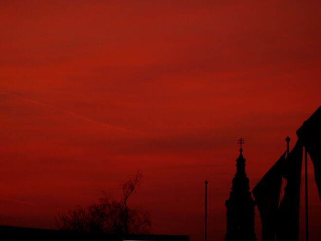 Fahnen flattern im Abendwind!