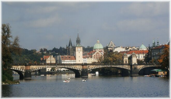 Von der Karlsbrücke weg