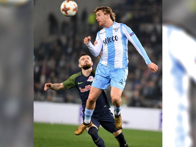 Valon Berisha (RBS) und Gabarron Gil Patric (Lazio).