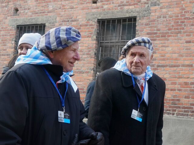 Überlebende der KZ-Hölle gedachten ihrer Befreiung vor 75 Jahren.
