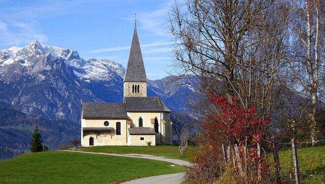 Buchbergkirche im Herbst