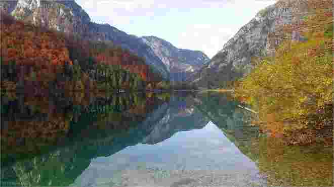 Herbstfarben am Leopoldsteinersee