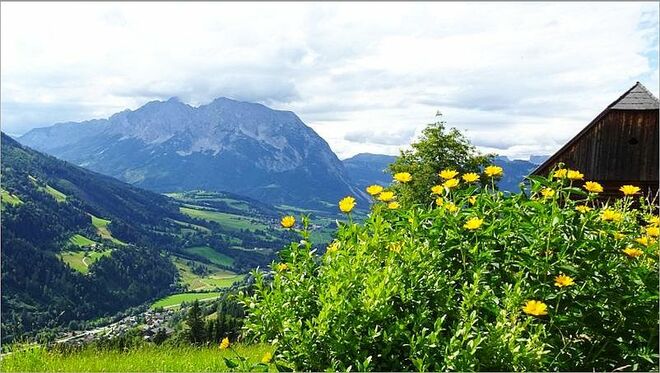 Blick vom Erlsberg zum Grimming