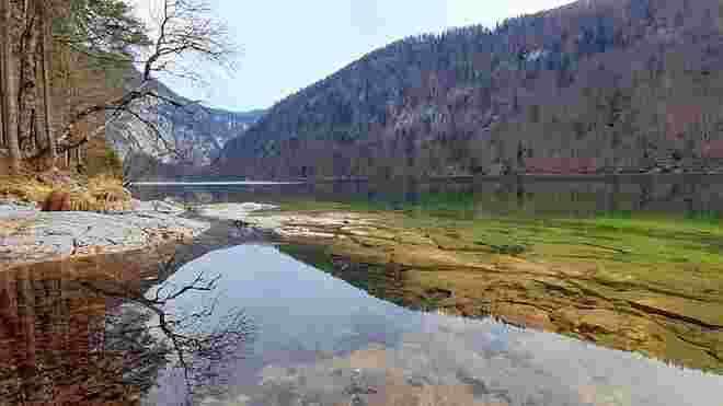 Noch ist es still am See
