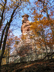 Der Trifels im Herbst