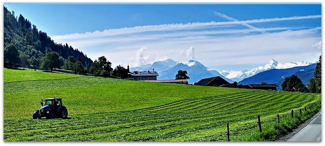 Schloss Kammer mit Kitzsteinhornkulisse 